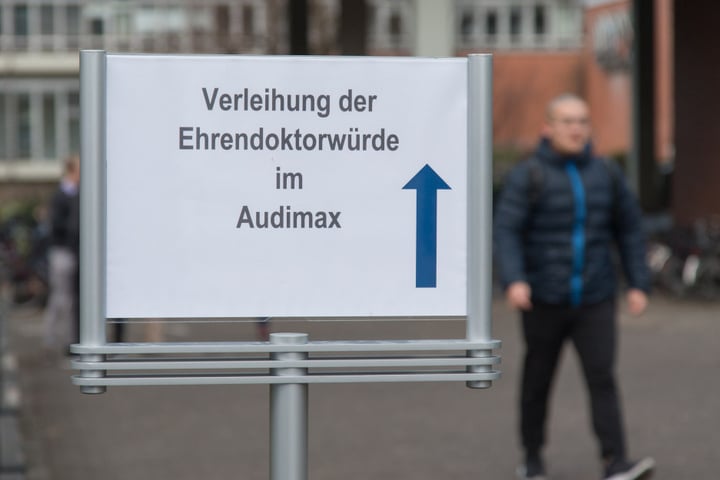 Die Verleihung fand im Audimax der Uni Paderborn statt.