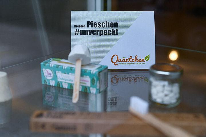 Neben Lebensmittel gibt’s im „Quäntchen“ dann auch nachhaltige Zahnpasta und Zahnbürsten.