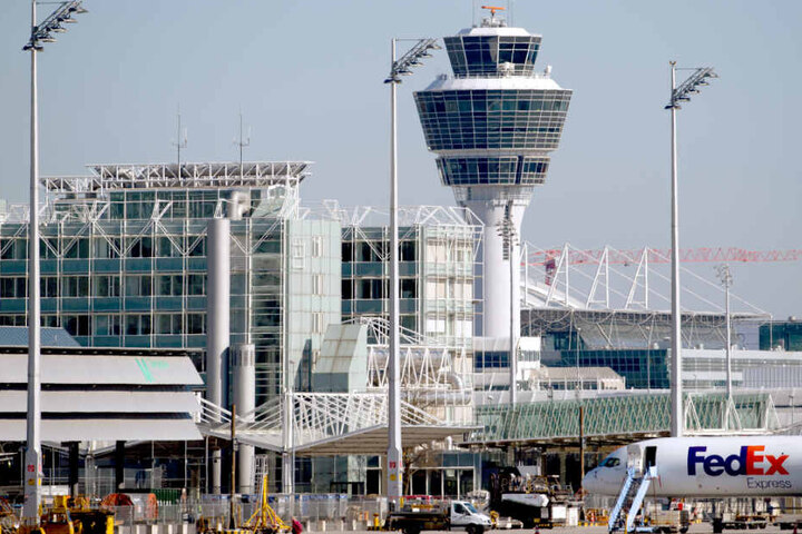 Die Gewerkschaft Verdi hat zu einem Warnstreik am Flughafen München aufgerufen. (Archivbild)