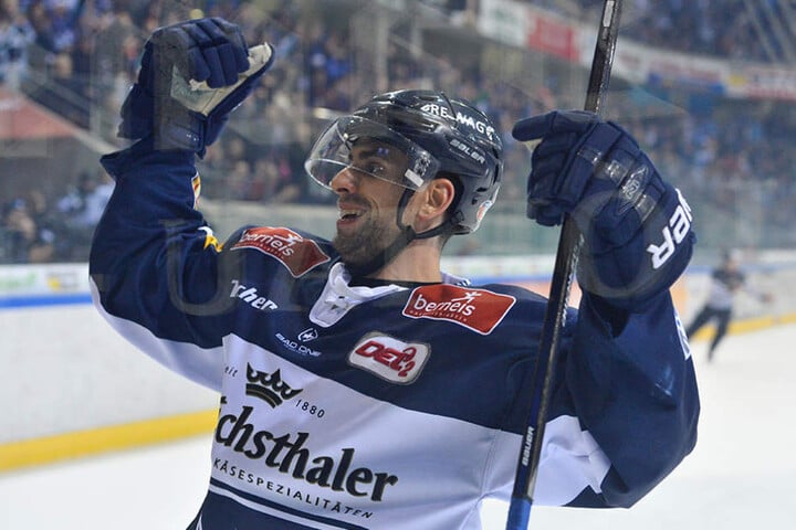 Legte den Grundstein: Alexander Höller erzielte das 1:0 für die Eislöwen.