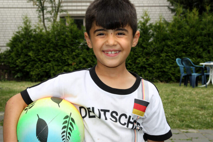 Dylian ist überglücklich, wieder zu Hause sein zu können.
