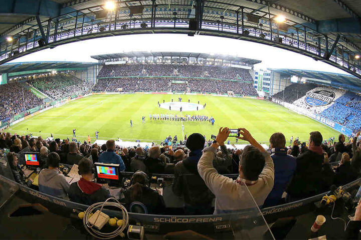 Die SchücoArena ist für ihre unglaubliche Stimmung bundesweit bekannt.