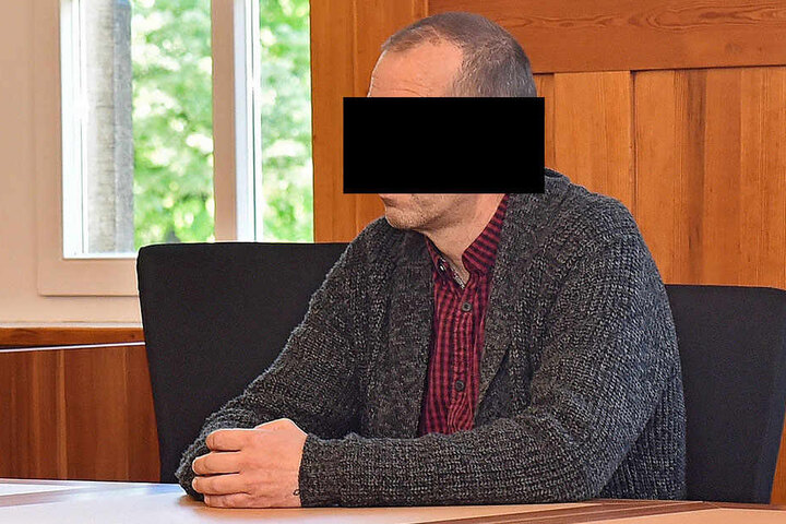 Rummelarbeiter Bernd H. (52) verkraftete die Trennung nicht, verbreitete aus Rache Sex-Fotos seiner Ex.