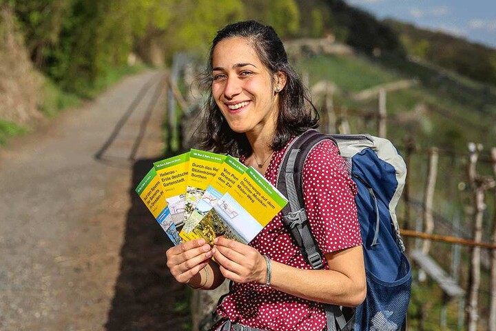 Aisha (28) hat schon mal eine Wanderroute ausprobiert.