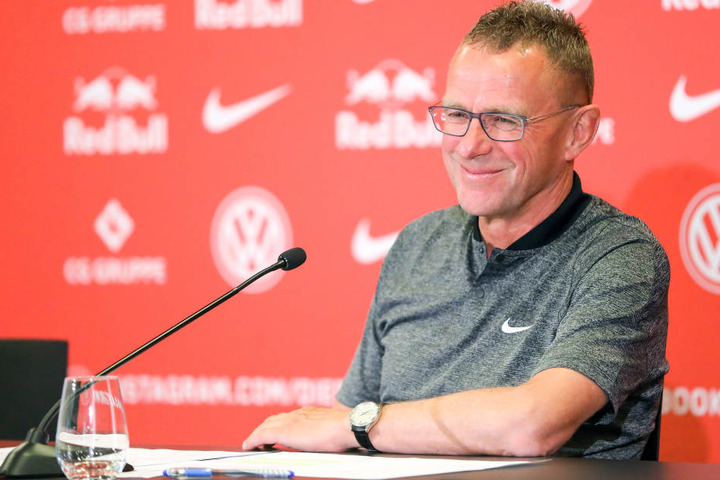 Darf sich im Januar 2019 über zwei neue Spieler freuen: Trainer und Sportdirektor Ralf Rangnick (60).
