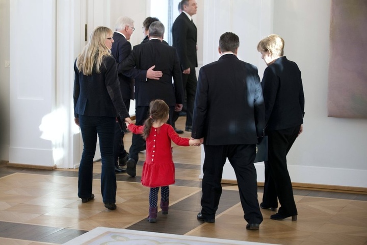 Mit Mama Anke und Papa Sigmar im Schloss Bellevue.