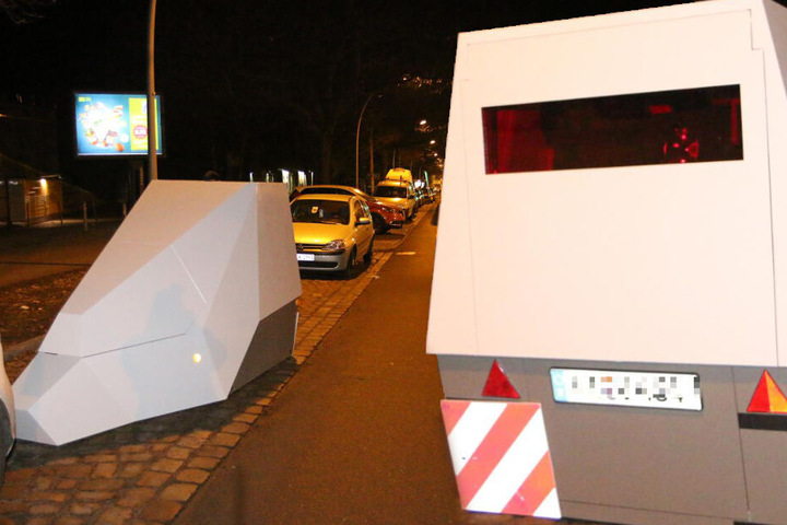 Die ungewöhnliche Form des Blitzers sorgt bei Autofahrern für Verwunderung.