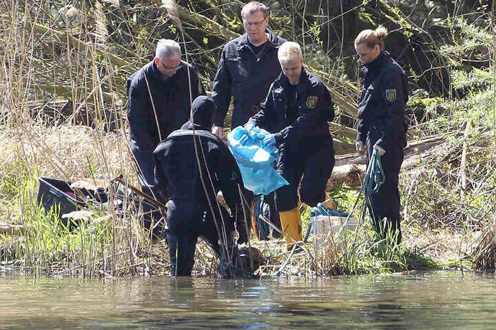 Im April 2016 entdeckten Spaziergänger am Ufer des Elsterbeckens einen Frauen-Torso.