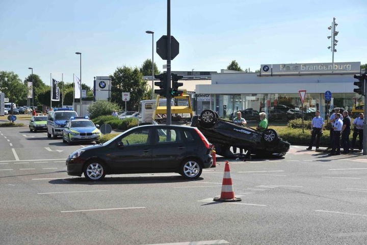 Der Ford wurde bei dem Unfall ebenfalls beschädigt.