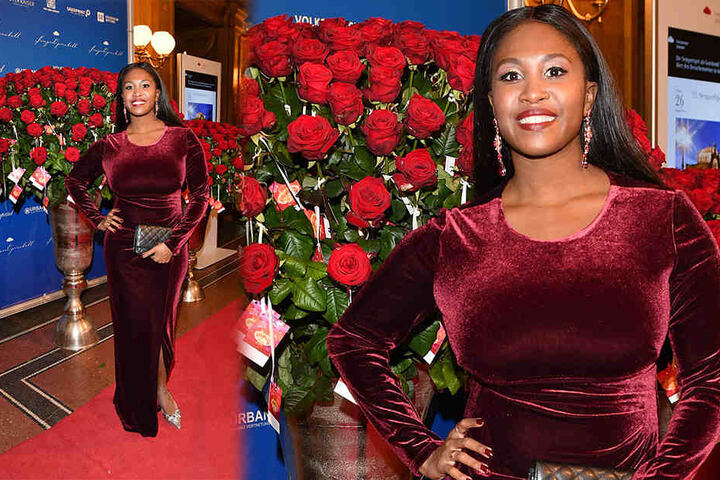 Motsi Mabuse (36) als Rasende Reporterin im Samtkleid vor Ort.