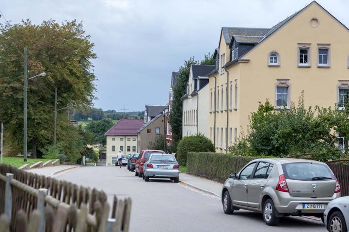 Hier versuchte der vermutlich Pädophile, das kleine Mädchen zu entführen.