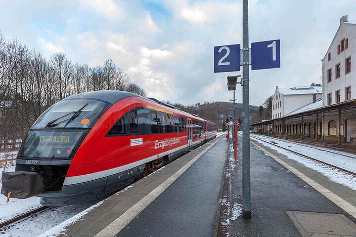 Auch die Erzgebirgsbahn setzt auf Diesel- und Stromantrieb. Seit 2013 testet
die Bahn-Tochter ihren EcoTrain.