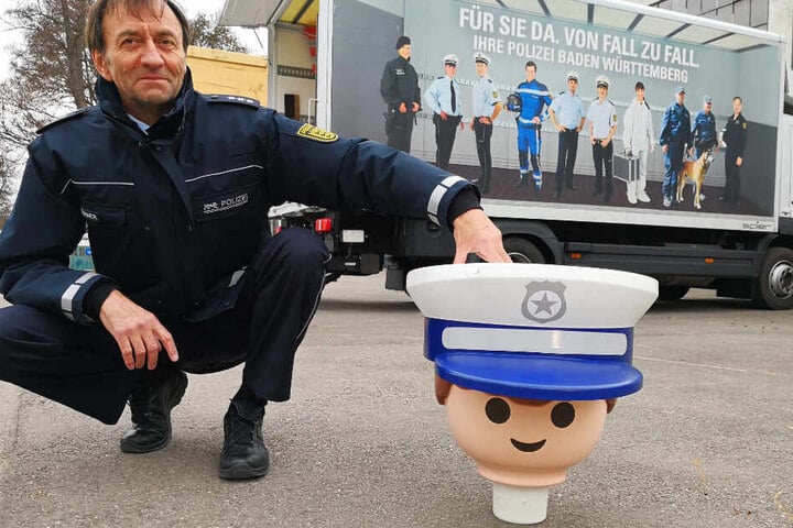 Derzeit fehlt dem Playmobil-Polizisten sein Körper.