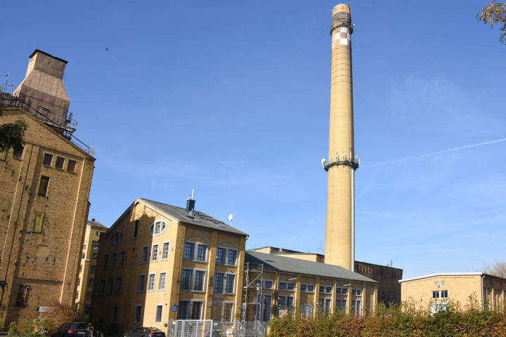 Der Bauschutt soll auf dem Gelände der ehemaligen Brikettfabrik in Witznitz bei Borna entsorgt worden sein.