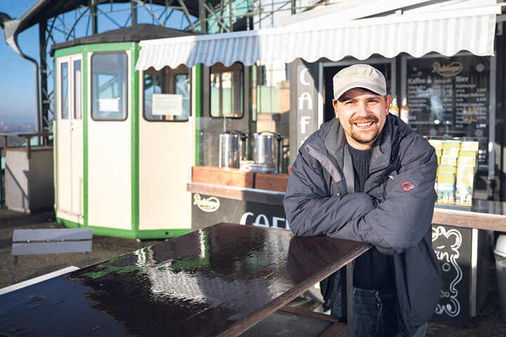 Martin Wiese (34) ist Pächter des Cafés an der Schwebebahn in Loschwitz.