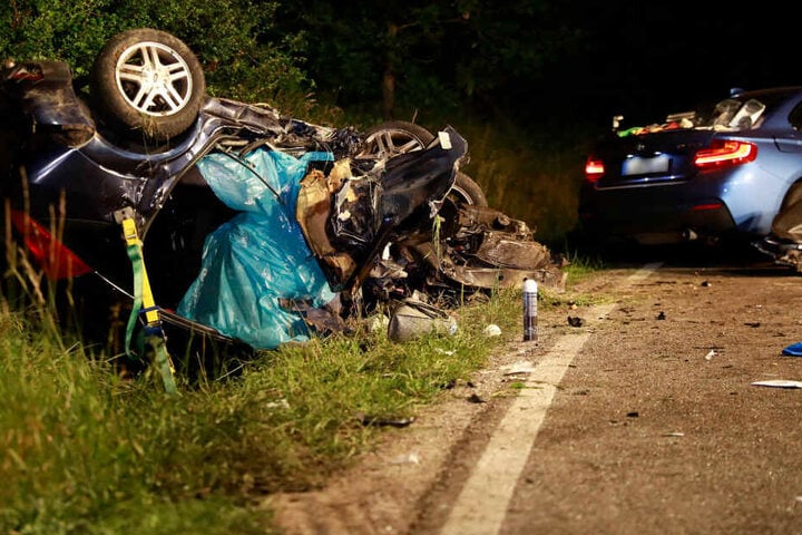 Der 24-jährige BMW-Fahrer soll über 100 Meter in einer Kurve gedriftet sein und kam dabei auf die Gegenfahrbahn.