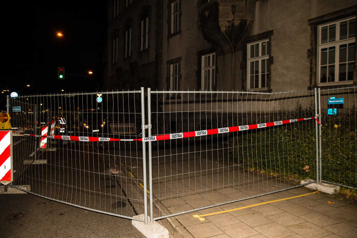 Die Sperrung sorgt vorerst dafür, dass die Gefahrenstelle abgesichert ist.