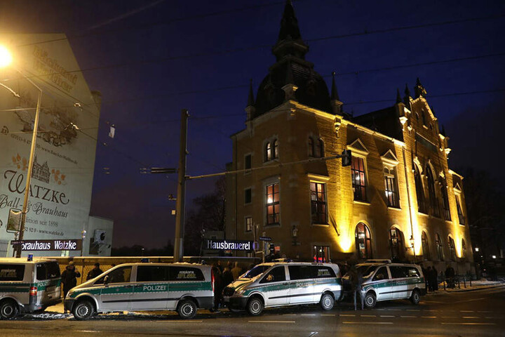 Die AfD-Jugendorganisation "Junge Alternative" hatte den Rechtspopulisten ins Kult-Brauhaus "Watzke" nach Pieschen eingeladen.