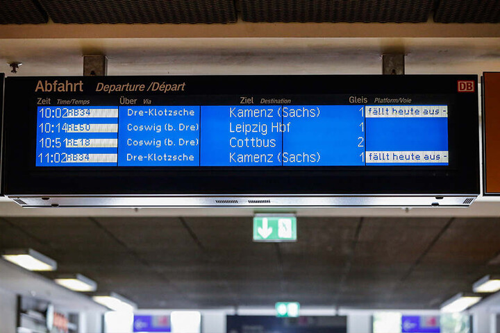 Viele Pendler wurden kalt erwischt - wie hier am Dresdner Hauptbahnhof.