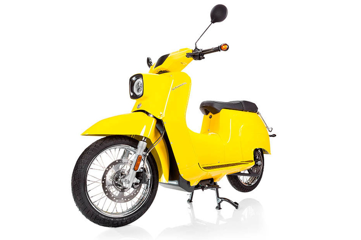 Nach dem Kult-Motorroller aus Suhl hat jetzt auch die legendäre Zweitakt-Pappe aus Zwickau ein Strom-Herz bekommen.