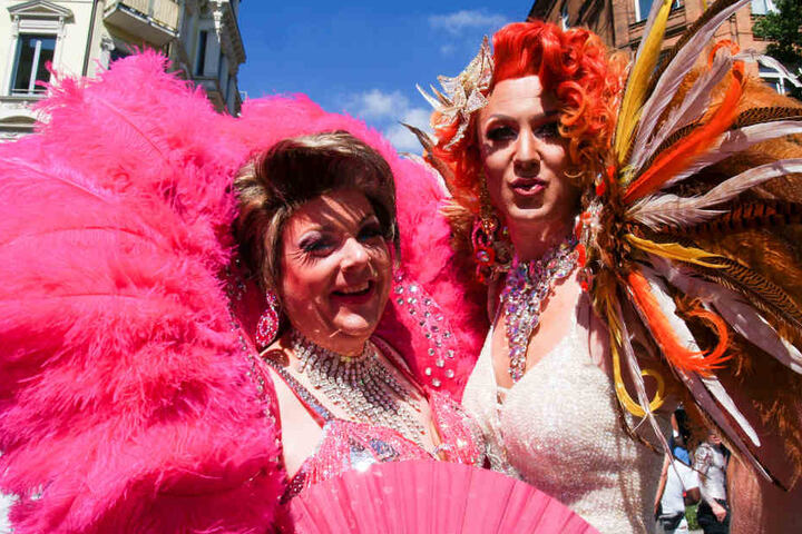Fast 200.000 Teilnehmer sorgten für eine herrlich bunte Innenstadt.