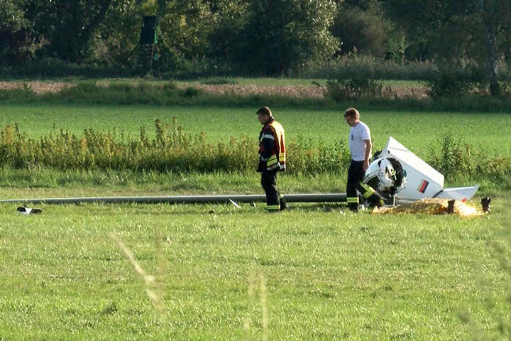 Nach einem ungewöhnlichen Manöver stürzte der Flieger ab.