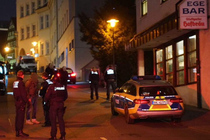 Polizisten während eines SEK-Einsatzes.