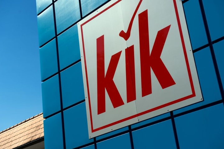 Der Modekonzern Kik möchte keine Entschädigung an das Opfer und die Hinterbliebenen zahlen.