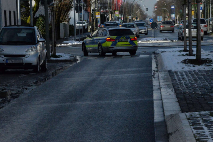 Die Polizei sperrte den Bereich der Unfallstelle ab.