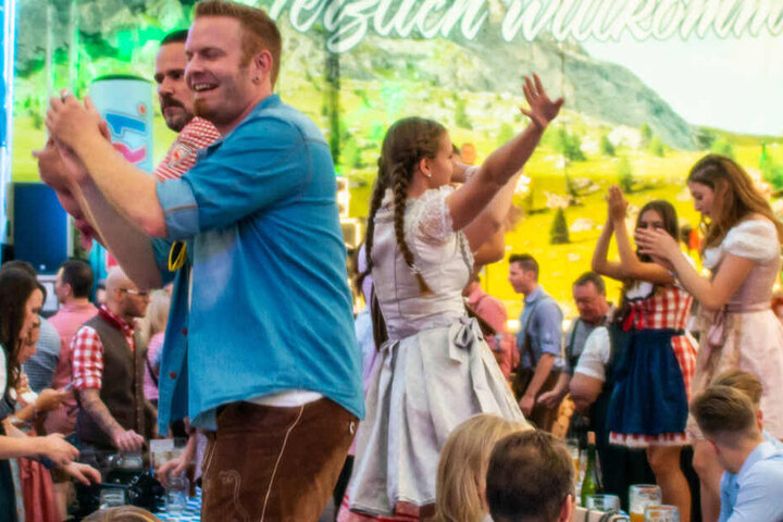 Zwischenbilanz: Etwa 3,3 Millionen Besucher sollen bis zum Wochenende auf der Wiesn gefeiert haben. (Symbolbild)