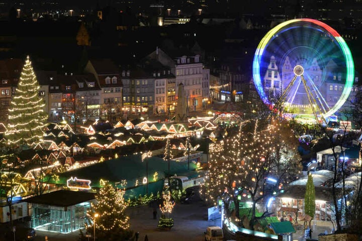 Bislang besuchten schätzungsweise zwei Millionen Besucher den Weihnachtsmarkt in Erfurt.