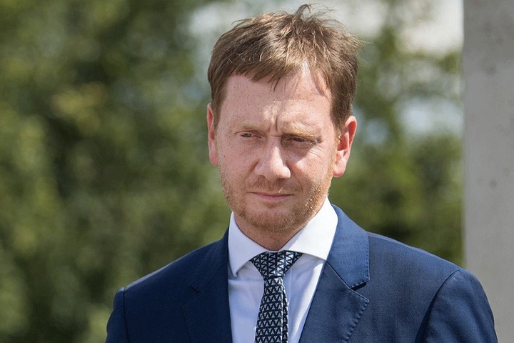Ministerpräsident Michael Kretschmer (43, CDU) will sich Freitag selbst über die Folgen des Angriffs informieren.