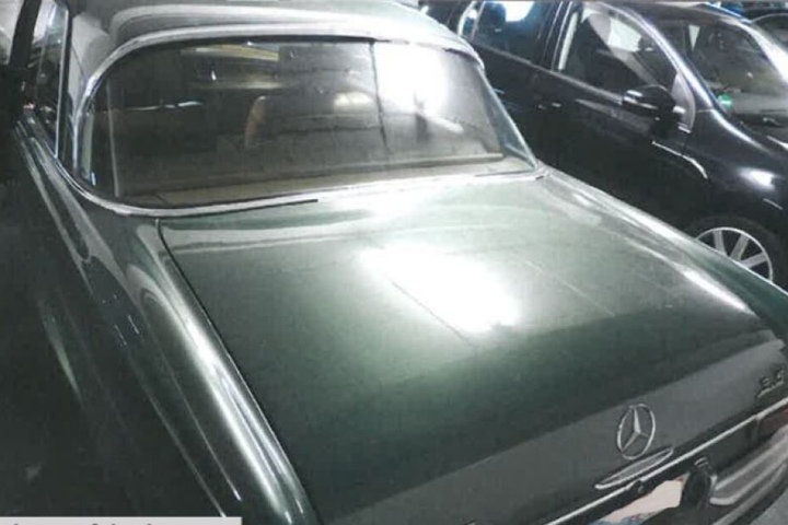 Der gestohlene Mercedes wird gesucht.