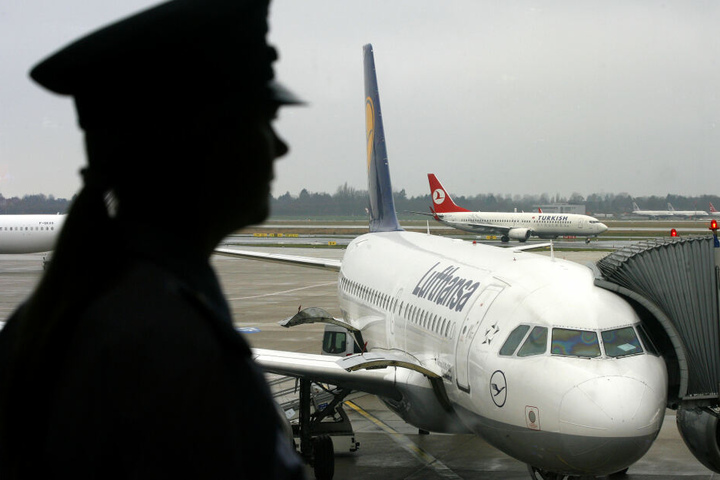 Nach der Bezahlung der Geldstrafe durfte der 29-Jährige wie geplant nach Kuba fliegen (Symbolbild).