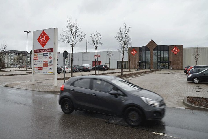 Den Parkplatz am Altchemnitz Center an der Annaberger Straße haben die Hooligans als Treffpunkt auserkoren.