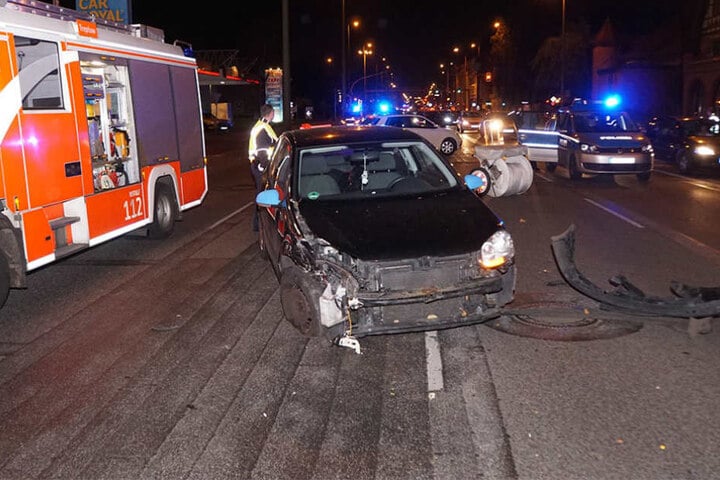Der VW-Fahrer wurde bei dem Unfall lediglich leicht verletzt.