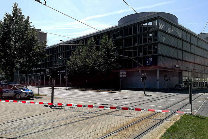 Das Parkhaus des Kaufhauses "Anger 1" wurde von der Polizei durchsucht.