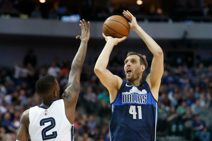Im Spiel gegen die Memphis Grizzlies traf Dirk Nowitzki 12 Punkte.