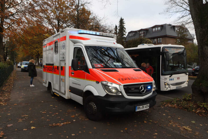 Ein Rettungswagen versorgte den Jungen vor Ort.