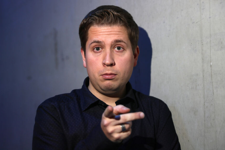 Kevin Kühnert sorgte kürzlich für Schlagzeilen, als er in einem Interview erwähnte "BMW enteignen zu wollen".