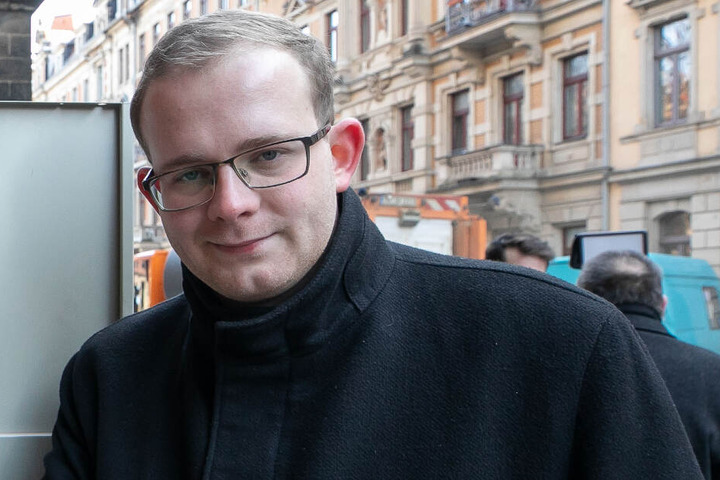 Linken-Stadtrat Christopher Colditz ruft zur Protestkundgebung auf.