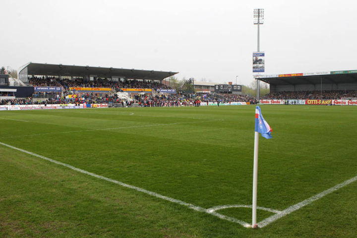 Das Holstein-Stadion in Kiel war sechs Jahre lang das Zuhause von Aue Trainer Hannes Drews. Der coachte dort erfolgreich die "U17" und später die "U19". Seit September ist er im Erzgebirge.