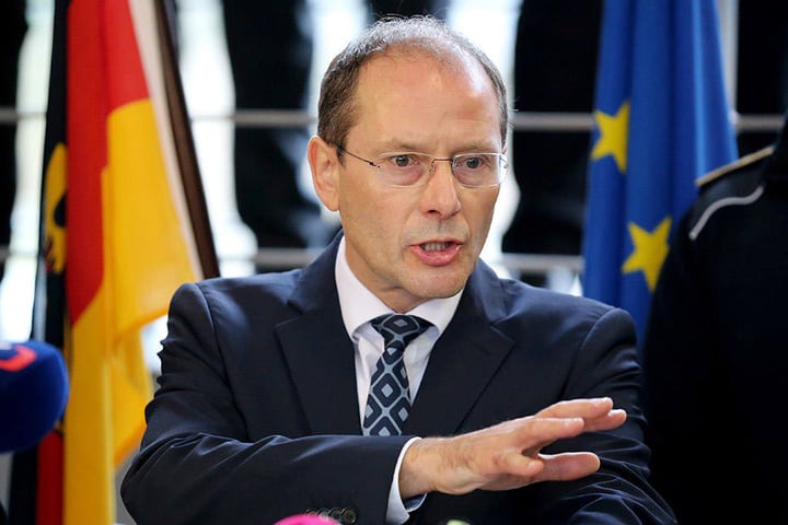 Sachsens Innenminister Markus Ulbig fordert eine härtere Bestrafung für Rettungsgassen-Blockierer.