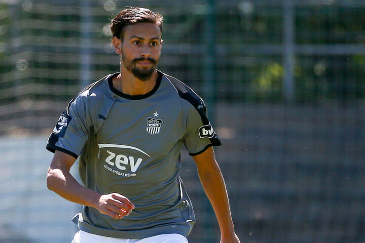 Aber auch Alexandros Kartalis könnte auf Linksaußen spielen.