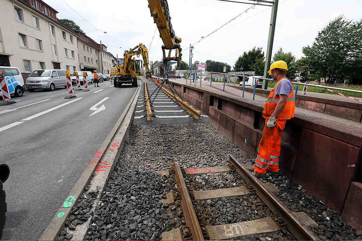 Die Schienen müssen für die Vamos-Bahnen verlängert werden.