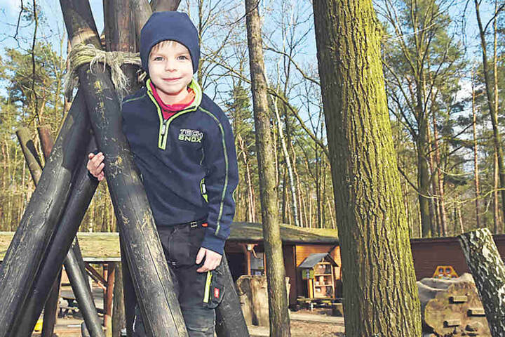 Der Waldspielplatz an der Fischhausstraße ist bei Jugendlichen und Kindern wie
Benni (4) beliebt.