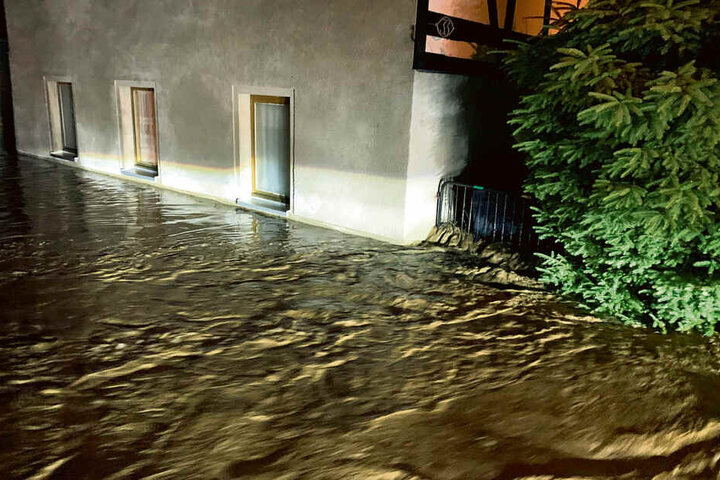Land unter im mittelsächsischen Börtewitz, fast der gesamte Ort versank in den Regenfluten.