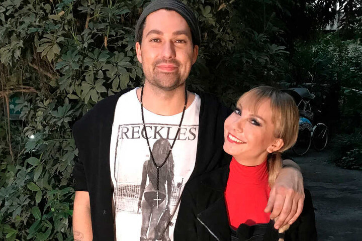 MDR-Promi-Expertin Susanne Klehn (r.) traf sich im Leipziger Zoo mit Star-Geiger David Garrett.