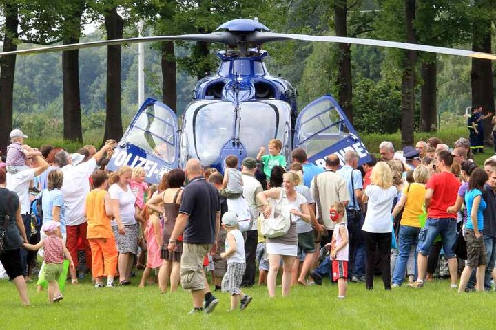Bei der Technikschau kann man unter anderem einen Hubschrauber bestaunen.