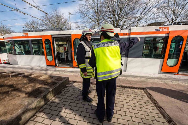 Mittlerweile ist der Einsatz beendet und die Bahnen fahren wieder wie gewohnt.
